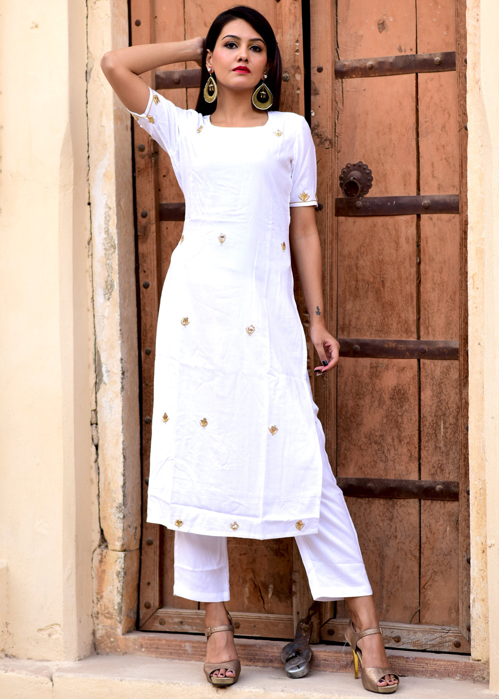 Paredise White Rayon Printed Kurti With Pant and Multicolor Dupatta | Bhadar